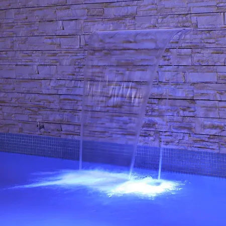 Pietra Marina Con Piscina Privata Villa *